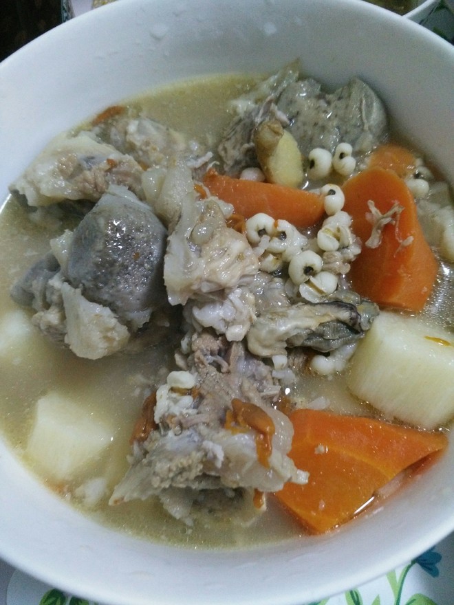 广东咸香鸡爪的做法：传统风味的美味体验